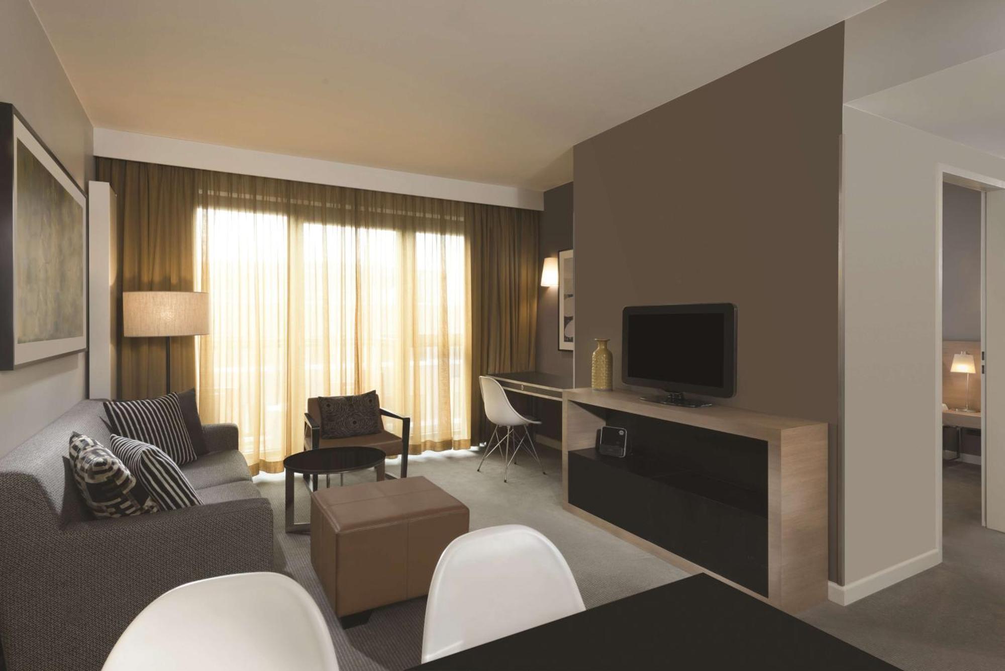 Three-Bedroom Interconnecting Apartment