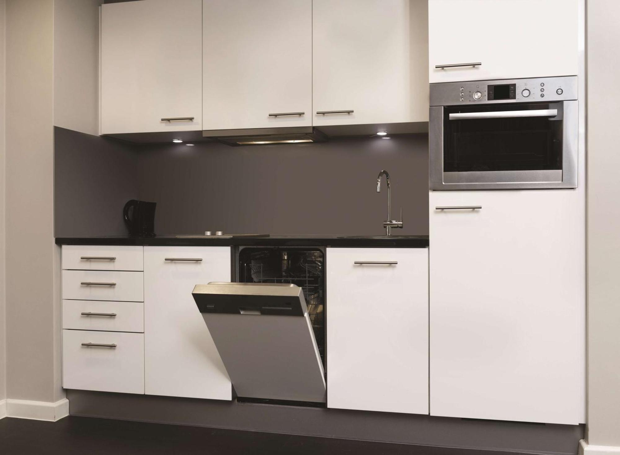 Three-Bedroom Interconnecting Apartment